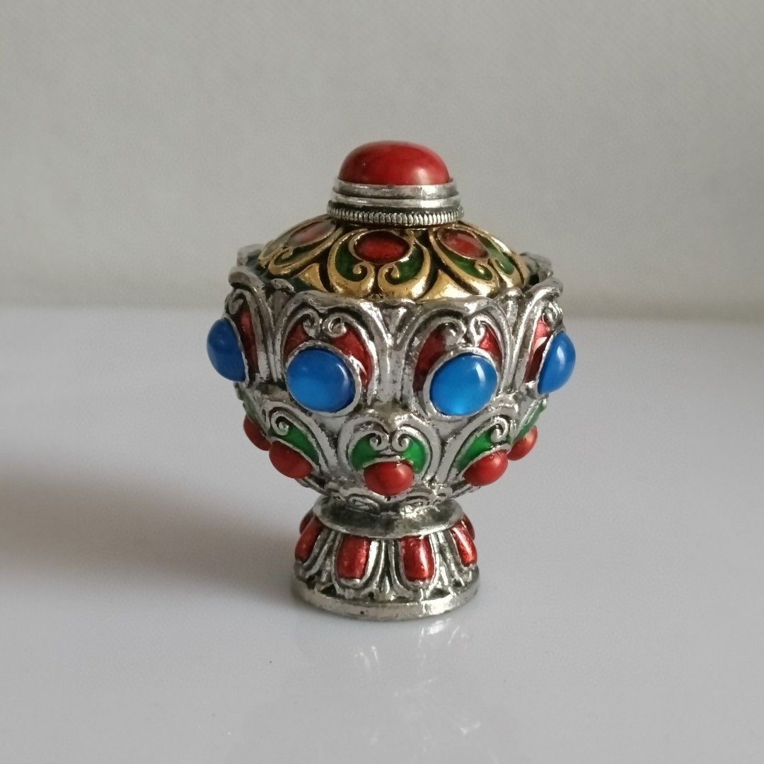 Vintage Collectible Bottles - ヴィンテージアンティークコレクションエスニックスタイル純銅象嵌マルチジェム嗅ぎタバコ瓶クラフト像装飾飾り