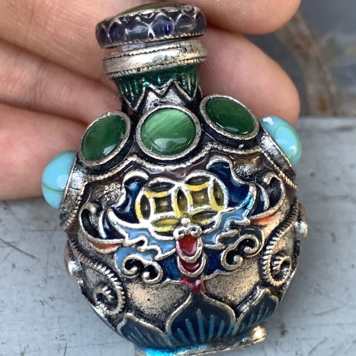 ヴィンテージ七宝焼きブロンズ嗅ぎタバコ瓶、ミニ携帯嗅ぎタバコ - Vintage Collectible Bottles のレビューと価格
